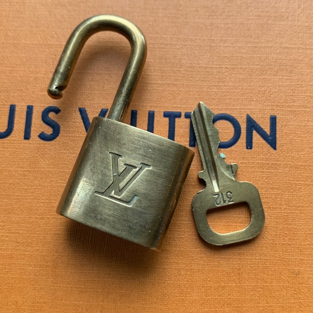 Authentic Louis Vuitton Key and Lock Set #312